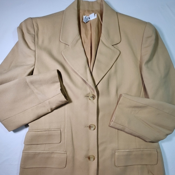 Vintage TALBOTS Tan Wool Suit, Fully Lined, Size 8 - Picture 4 of 8
